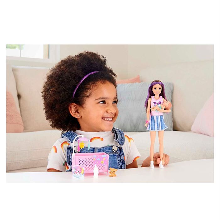 Barbie Bebek Bakıcısı Bebeği ve Aksesuarları Oyun Setleri FHY97-HJY33